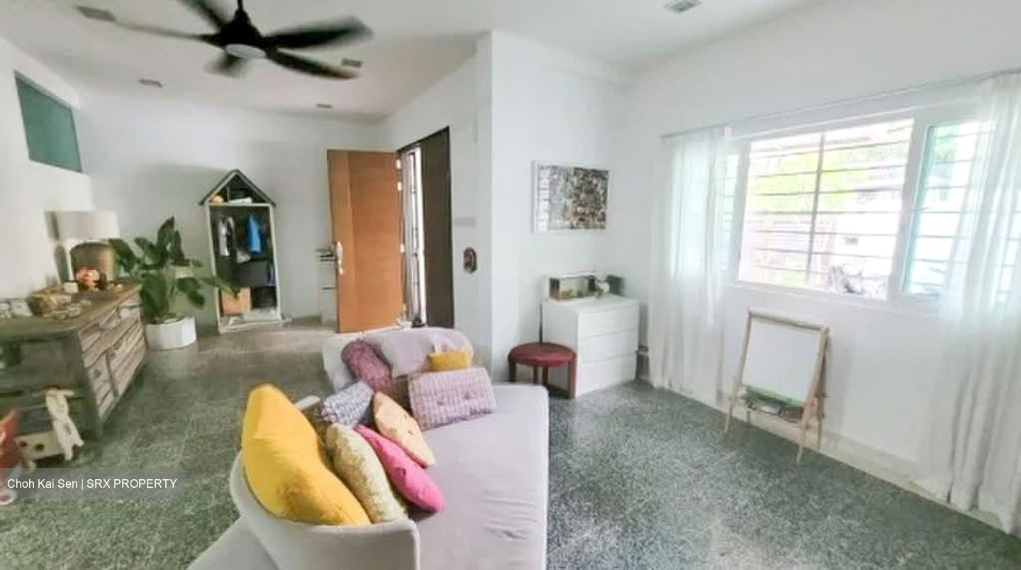 Flower Road (D19), Terrace #585677631